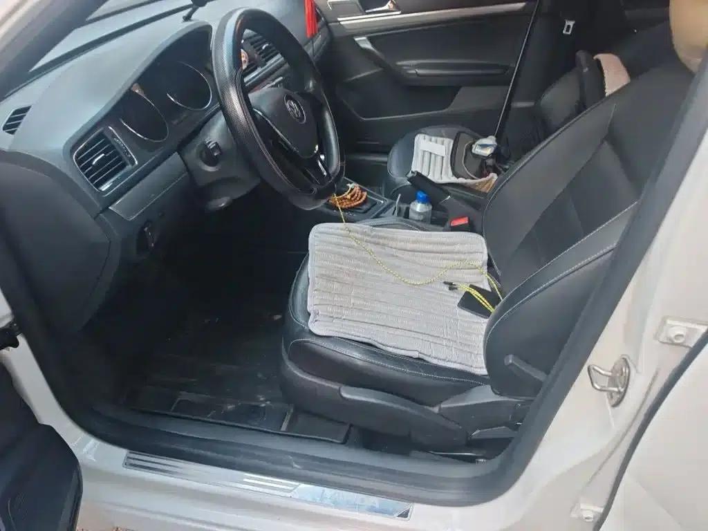 2015 Volkswagen Lavida 1.6L Automatic Comfort Edition — миниатюра 14