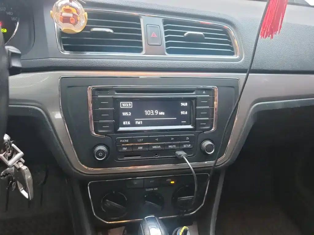 2015 Volkswagen Lavida 1.6L Automatic Comfort Edition — миниатюра 6