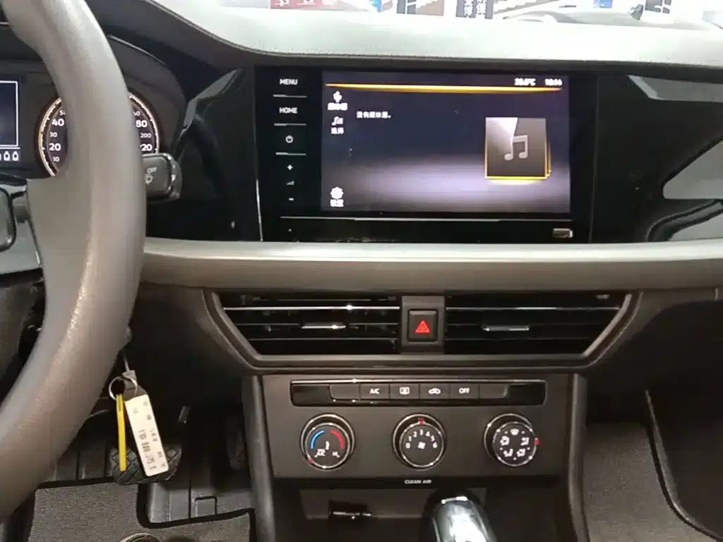 2021 Volkswagen Lavida 1.5L Automatic Comfort Edition — миниатюра 13