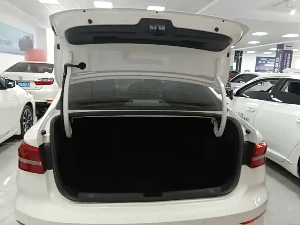 2021 Volkswagen Lavida 1.5L Automatic Comfort Edition — миниатюра 19
