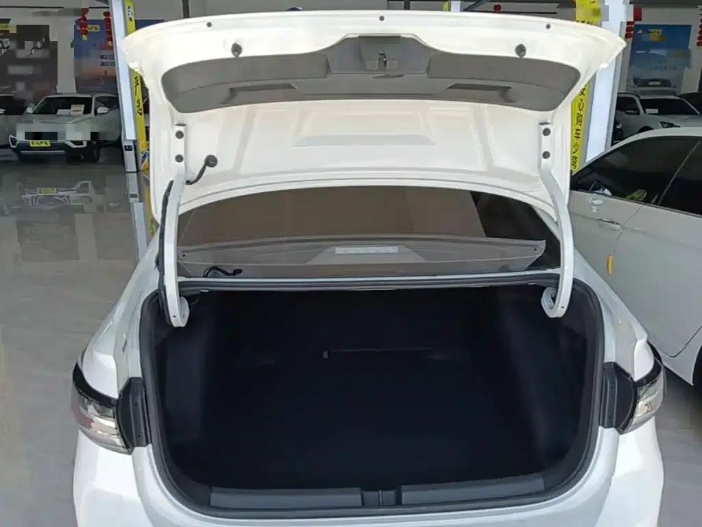 2023 Volkswagen Lavida New Elite 1.5L Automatic New Elite Edition — миниатюра 19