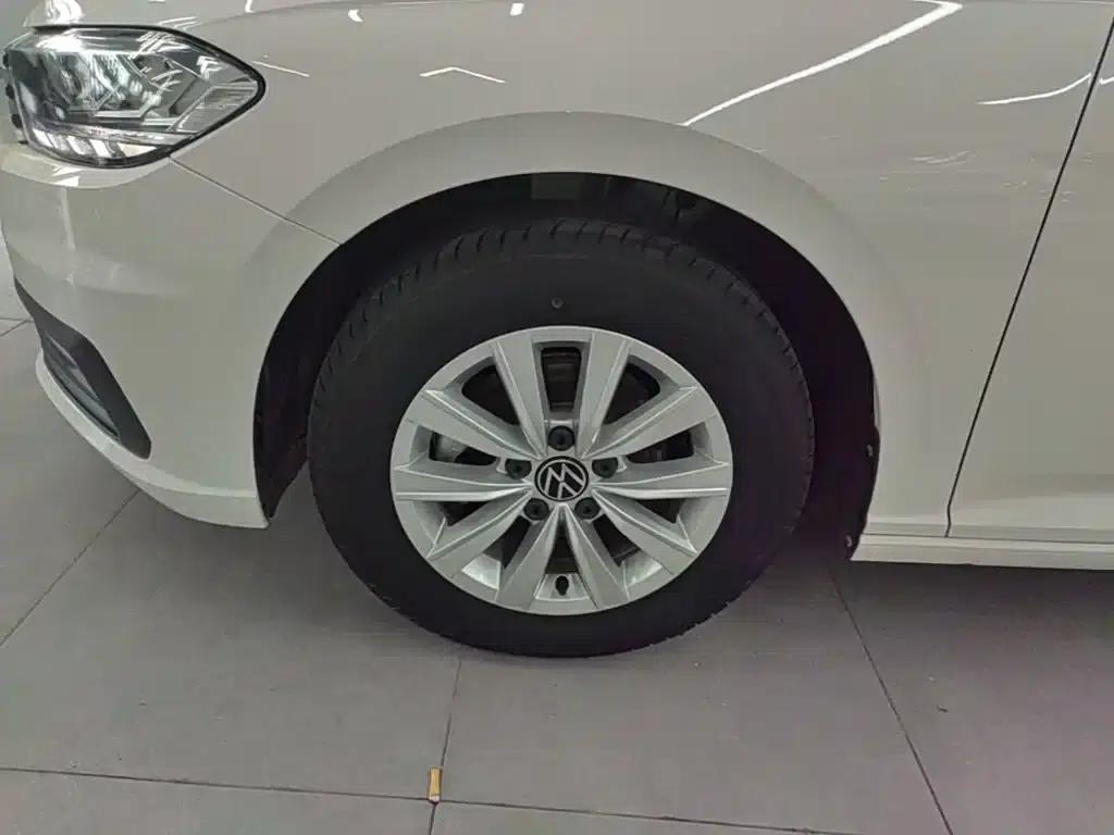 2021 Volkswagen Lavida 1.5L Automatic Fashion Edition — миниатюра 23