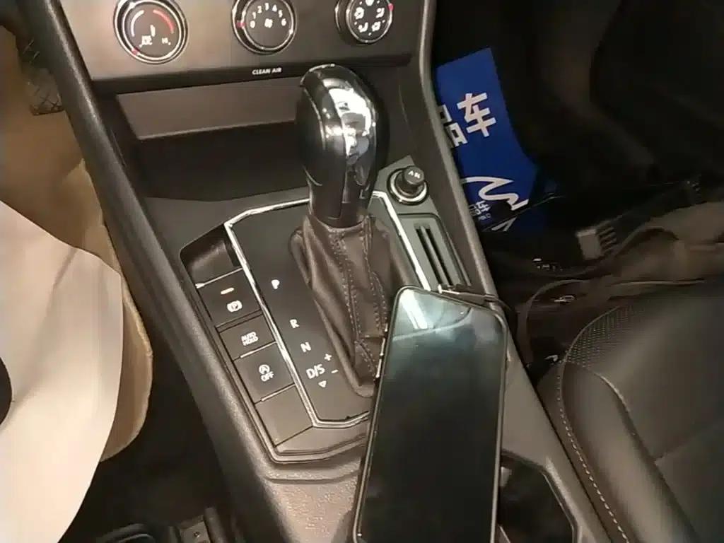 2019 Volkswagen Lavida 1.5L Automatic Comfort Edition (China VI Emission Standard) — миниатюра 14