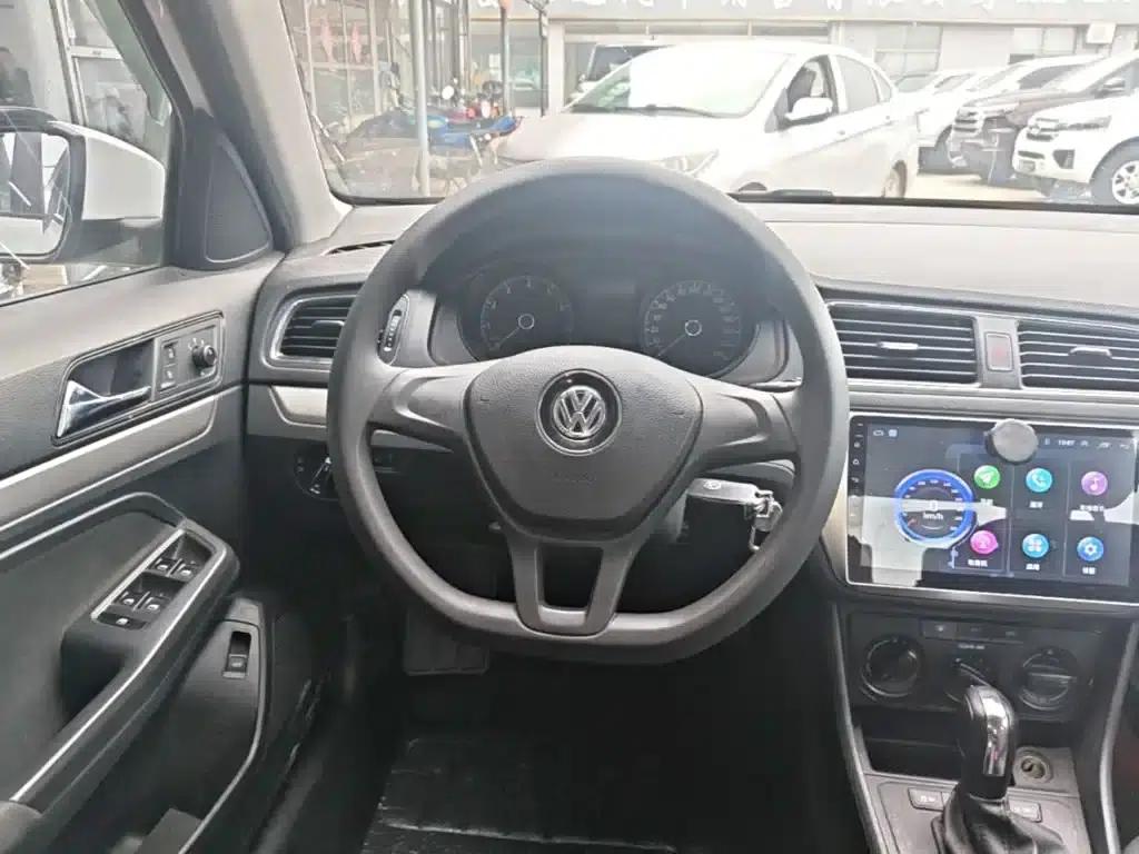 2017 Volkswagen Lavida 1.6L Automatic Fashion Edition — миниатюра 11