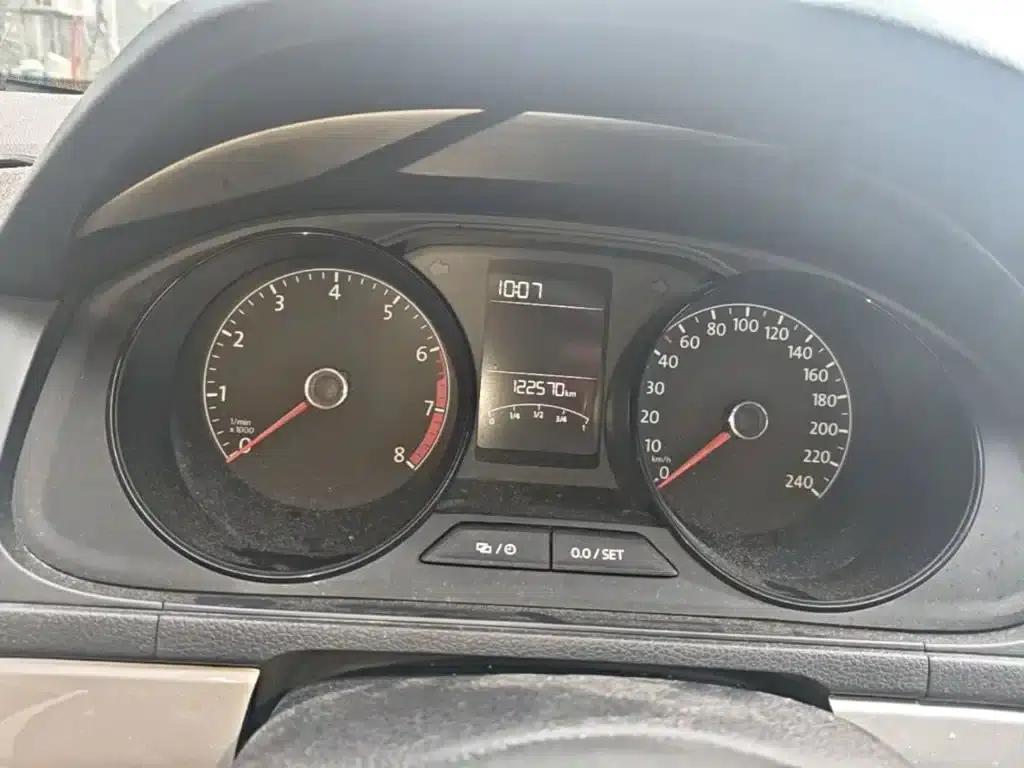 2017 Volkswagen Lavida 1.6L Automatic Fashion Edition — миниатюра 12