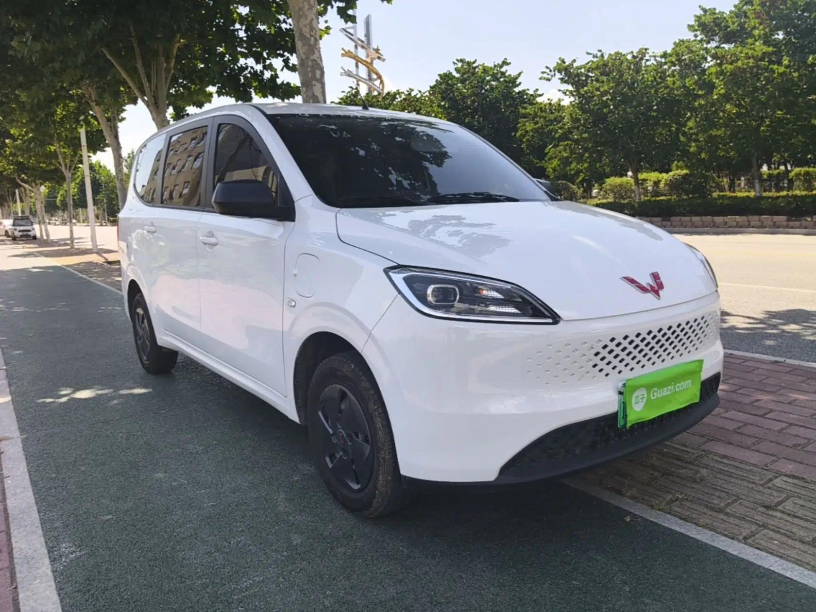 Wuling Hongguang New Energy 2025 Extended-Range Hybrid 50KM Comfort Version — миниатюра 3