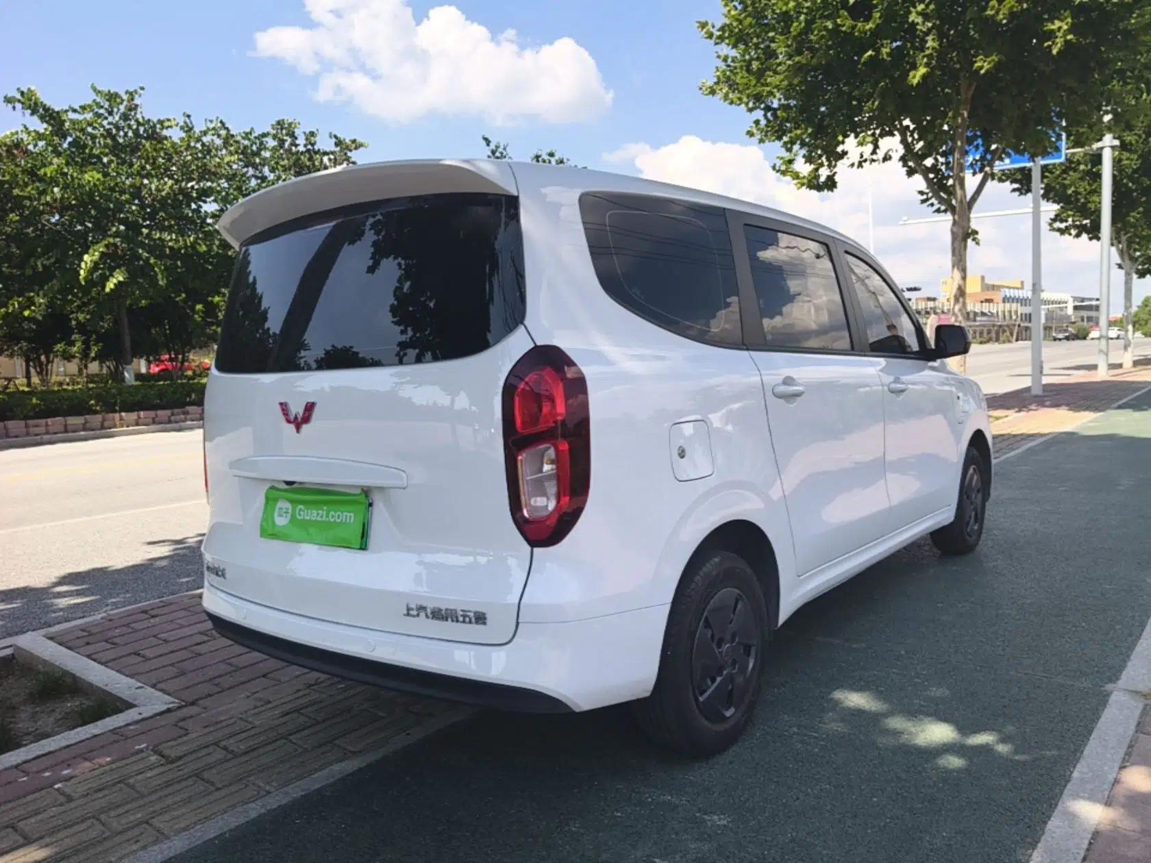 Wuling Hongguang New Energy 2025 Extended-Range Hybrid 50KM Comfort Version — миниатюра 6