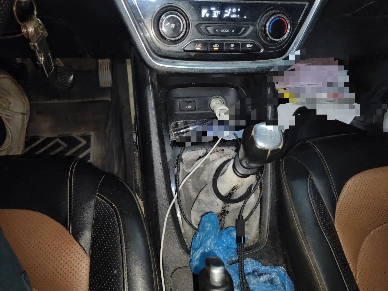 Wuling Hongguang S3 2018 1.5T Manual Luxury Model China V Standard — миниатюра 14