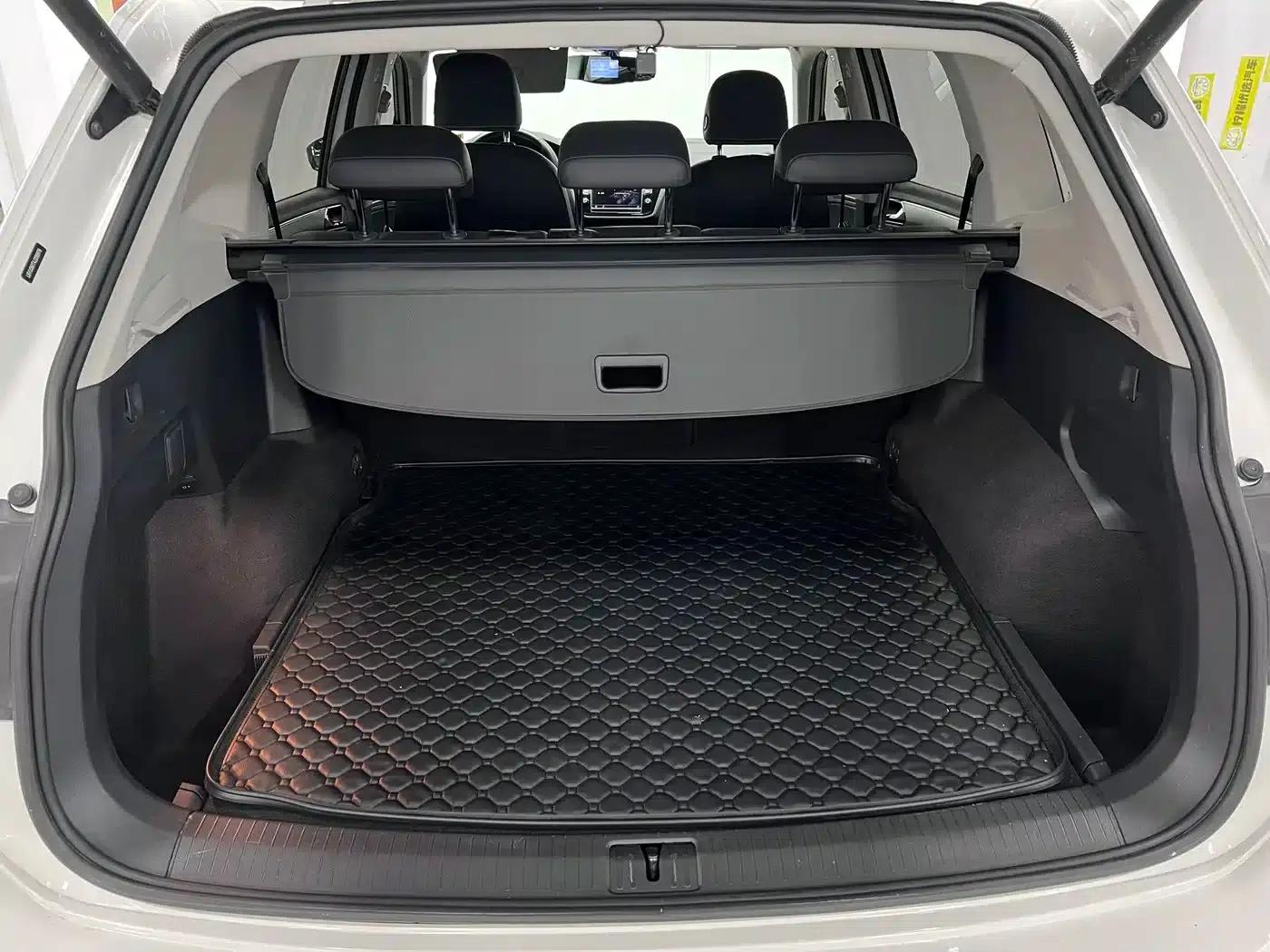 Tiguan L 2018 330TSI Automatic 2WD Flagship Edition — миниатюра 12