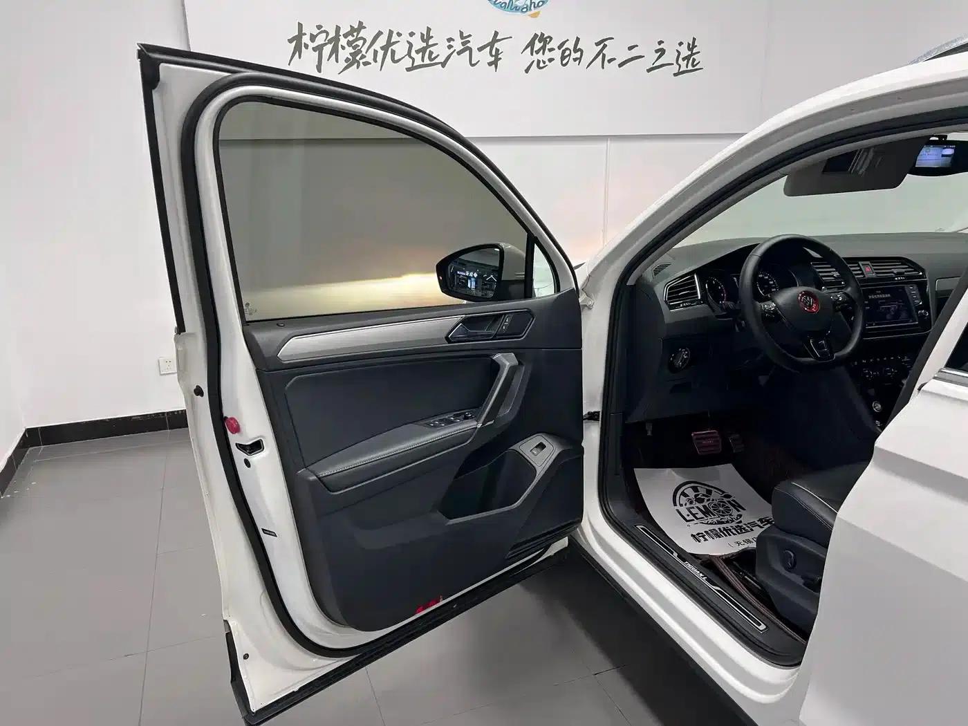 Tiguan L 2018 330TSI Automatic 2WD Flagship Edition — миниатюра 13