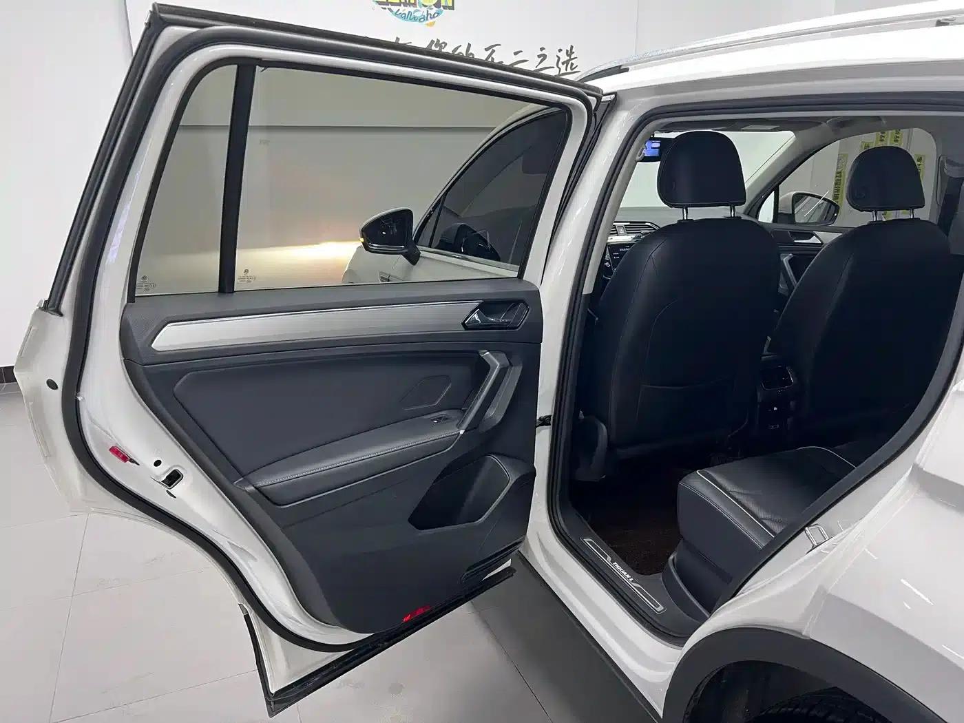 Tiguan L 2018 330TSI Automatic 2WD Flagship Edition — миниатюра 14