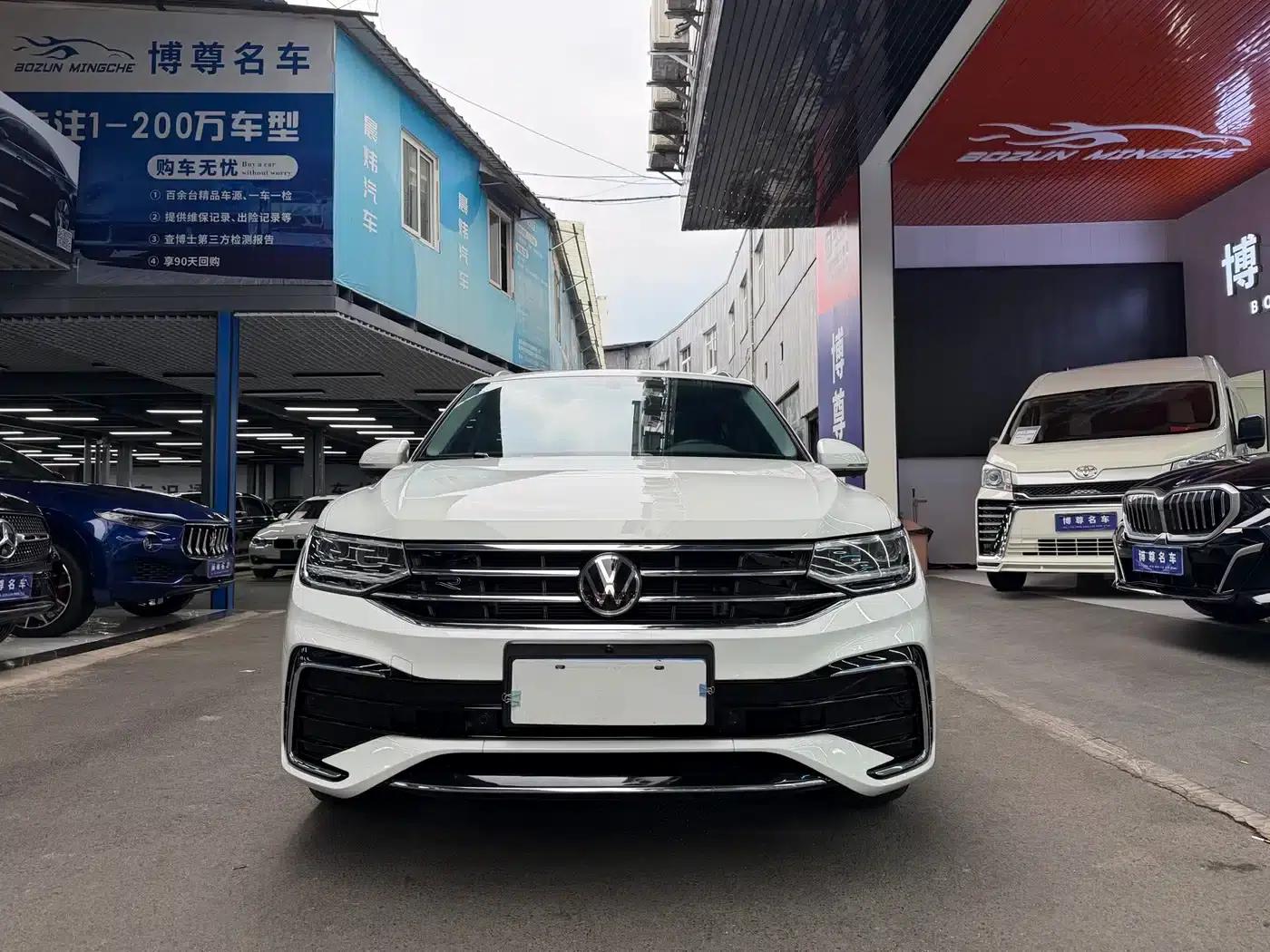 Tiguan L 2024 330TSI Automatic 2WD R-Line Premium Edition — миниатюра 2