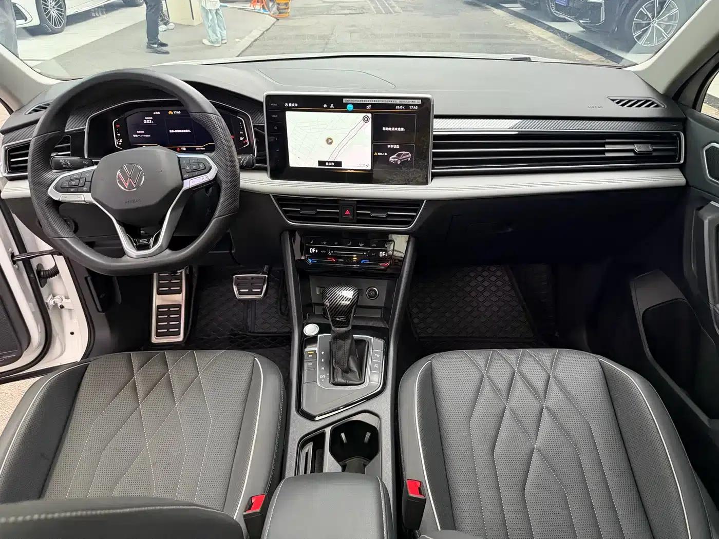 Tiguan L 2024 330TSI Automatic 2WD R-Line Premium Edition — миниатюра 12