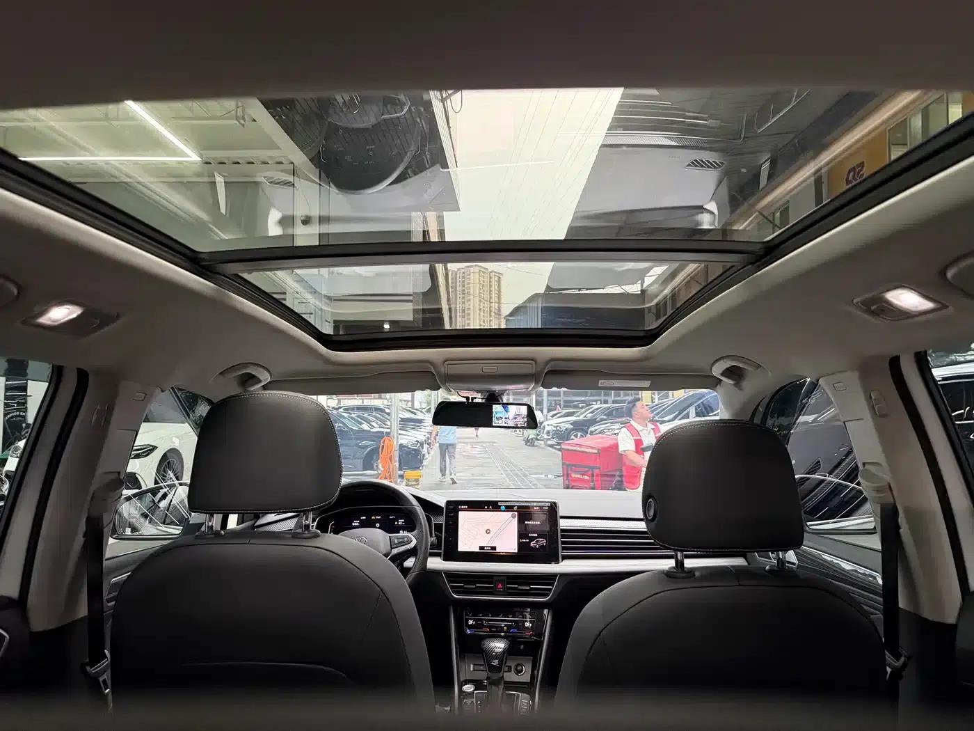 Tiguan L 2024 330TSI Automatic 2WD R-Line Premium Edition — миниатюра 17