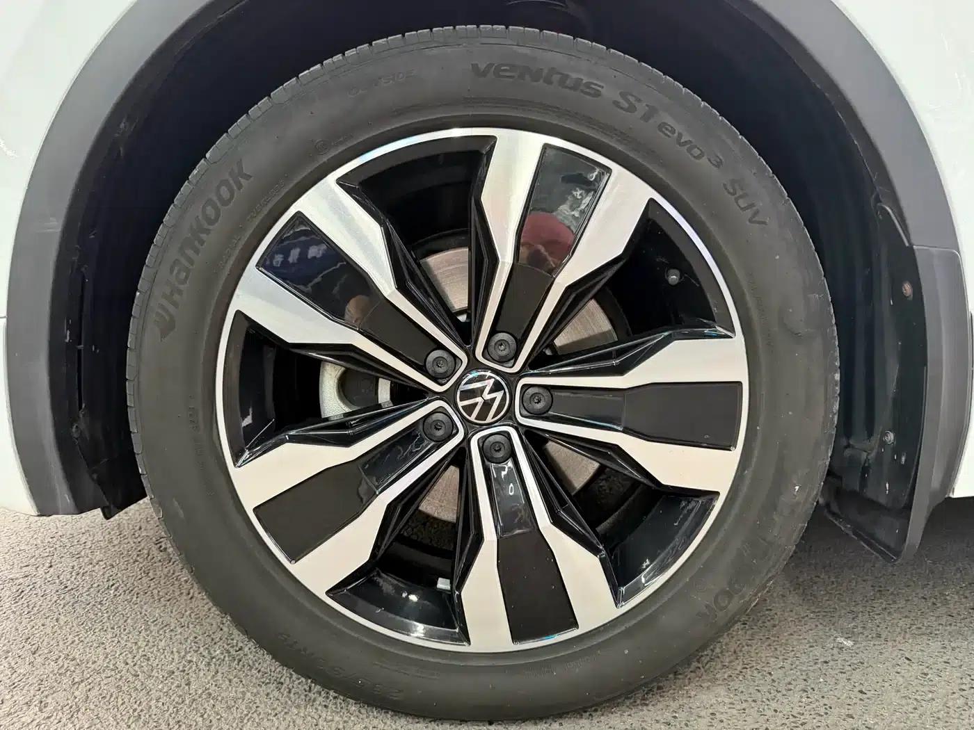 Tiguan L 2024 330TSI Automatic 2WD R-Line Premium Edition — миниатюра 5