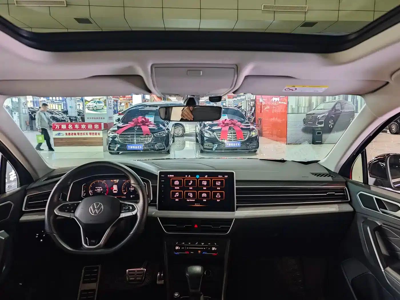 Tiguan L 2023 330TSI Automatic 2WD R-Line Premium Edition — миниатюра 13