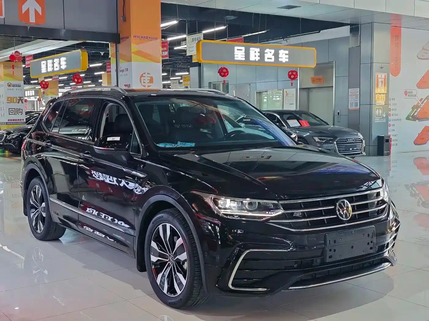 Tiguan L 2023 330TSI Automatic 2WD R-Line Premium Edition — миниатюра 3