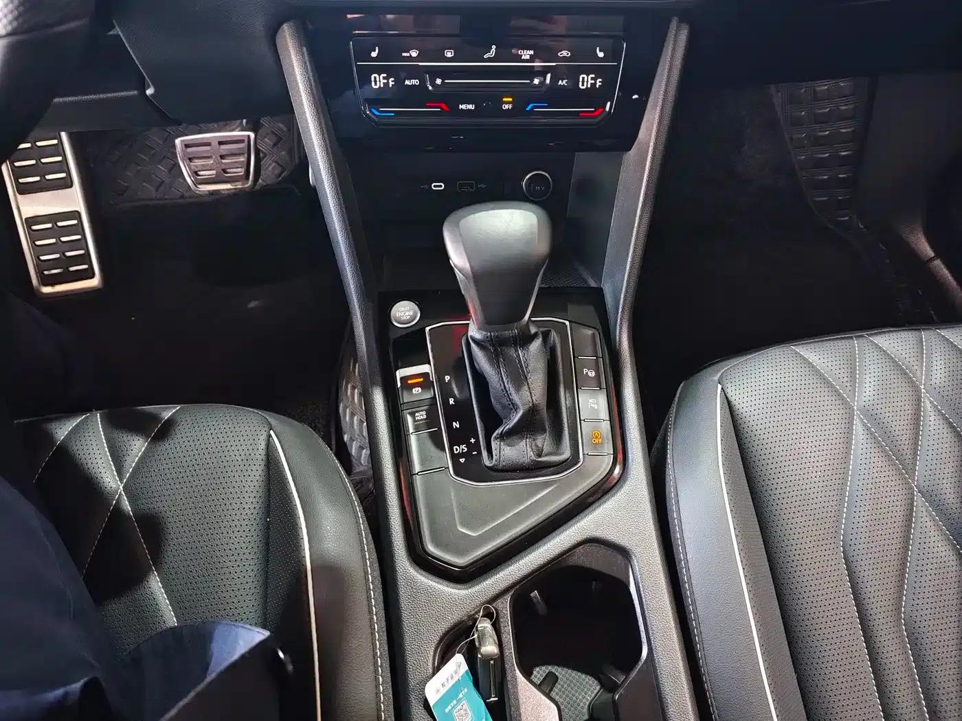 Tiguan L 2023 330TSI Automatic 2WD R-Line Premium Edition — миниатюра 9