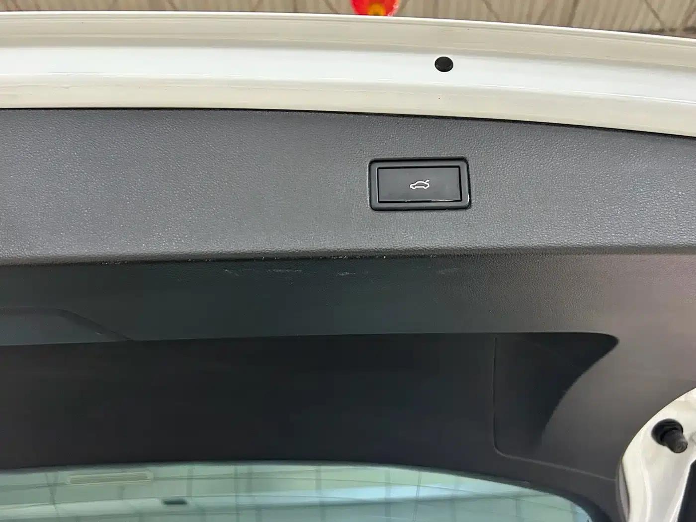 Tiguan L 2023 300TSI Automatic 2WD Smart Edition — миниатюра 12