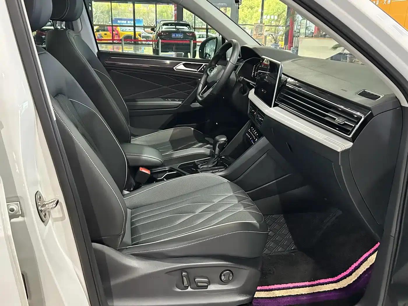 Tiguan L 2023 300TSI Automatic 2WD Smart Edition — миниатюра 17