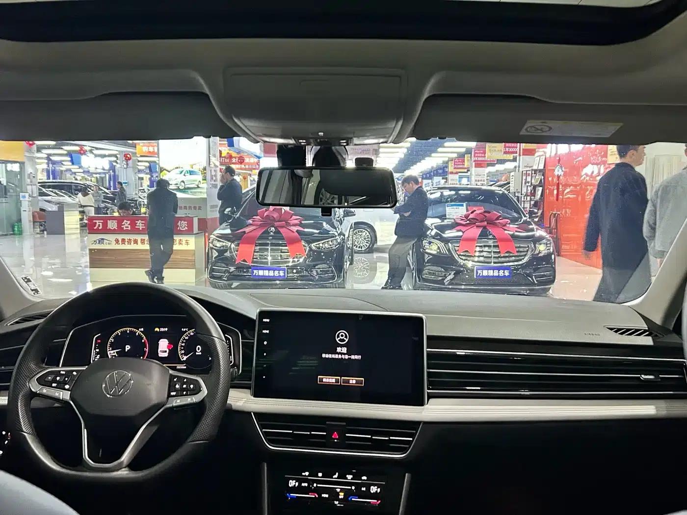 Tiguan L 2023 300TSI Automatic 2WD Smart Edition — миниатюра 18