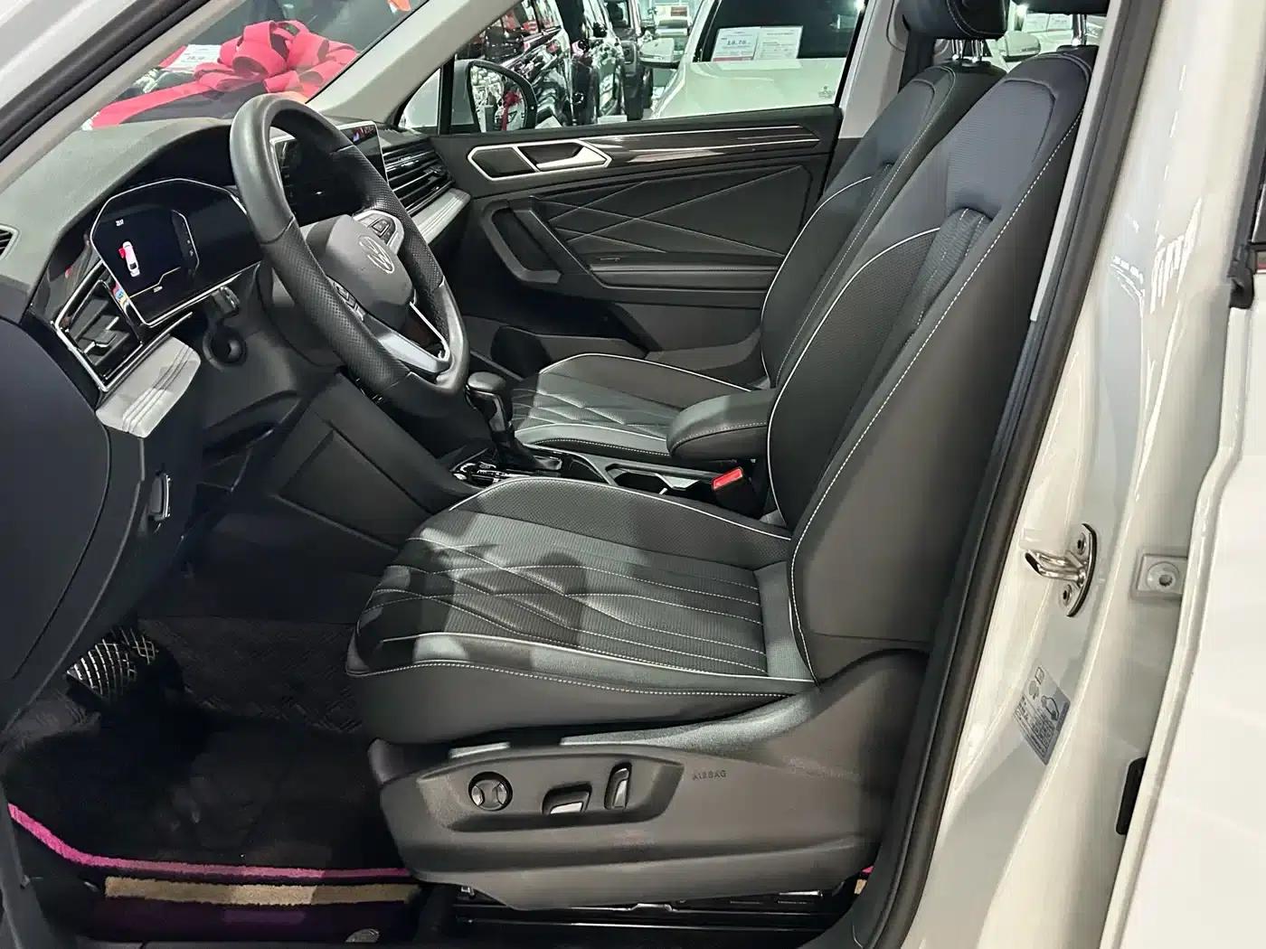 Tiguan L 2023 300TSI Automatic 2WD Smart Edition — миниатюра 4