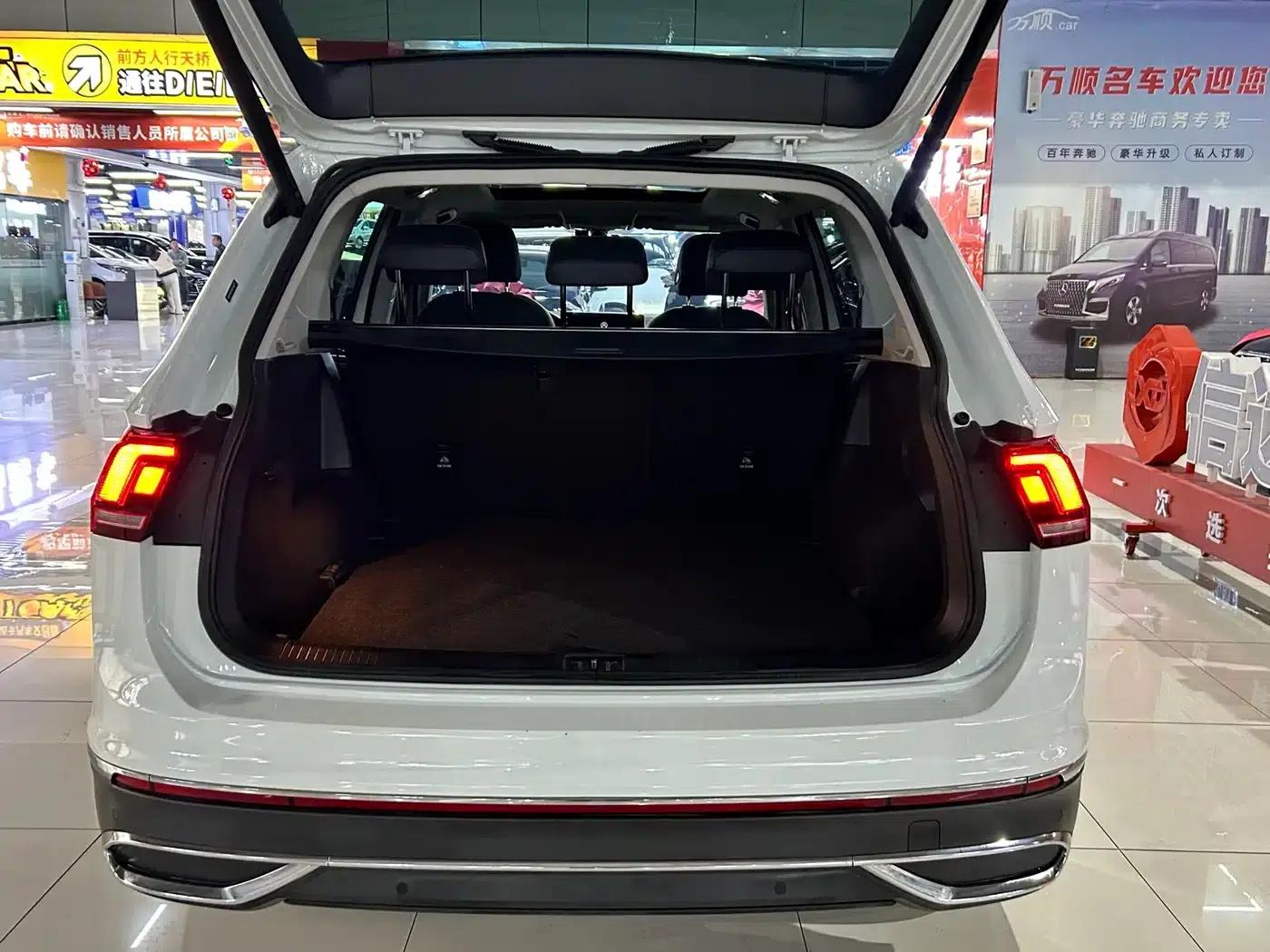 Tiguan L 2023 300TSI Automatic 2WD Smart Edition — миниатюра 10