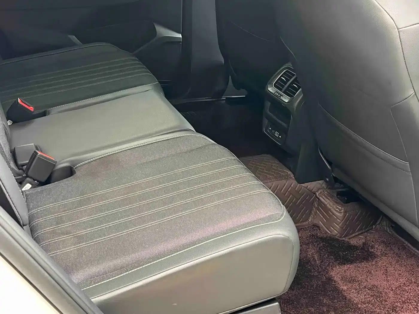Tiguan L 2022 330TSI Automatic 2WD Comfort Edition — миниатюра 14