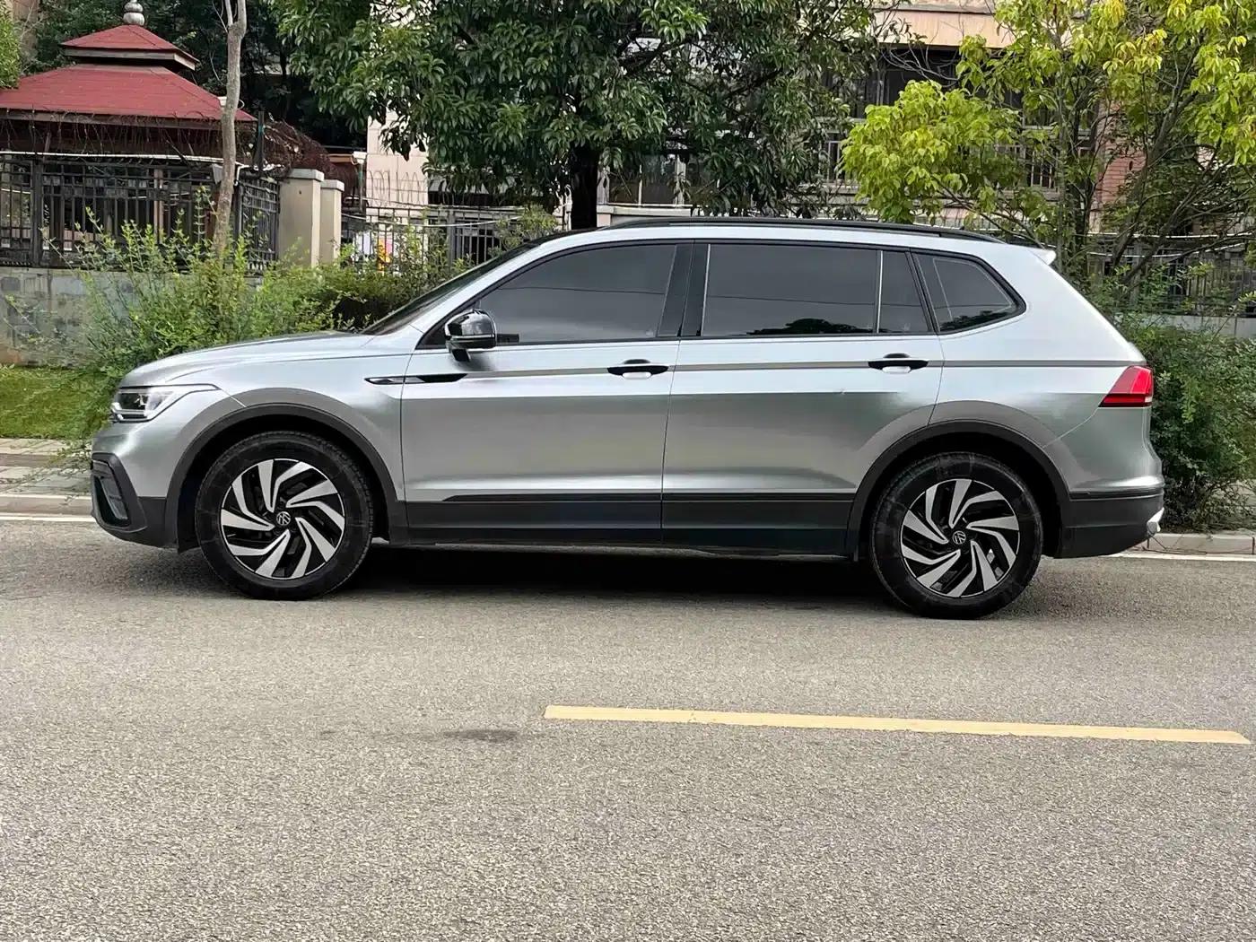 Tiguan L 2022 330TSI Automatic 2WD Comfort Edition — миниатюра 3