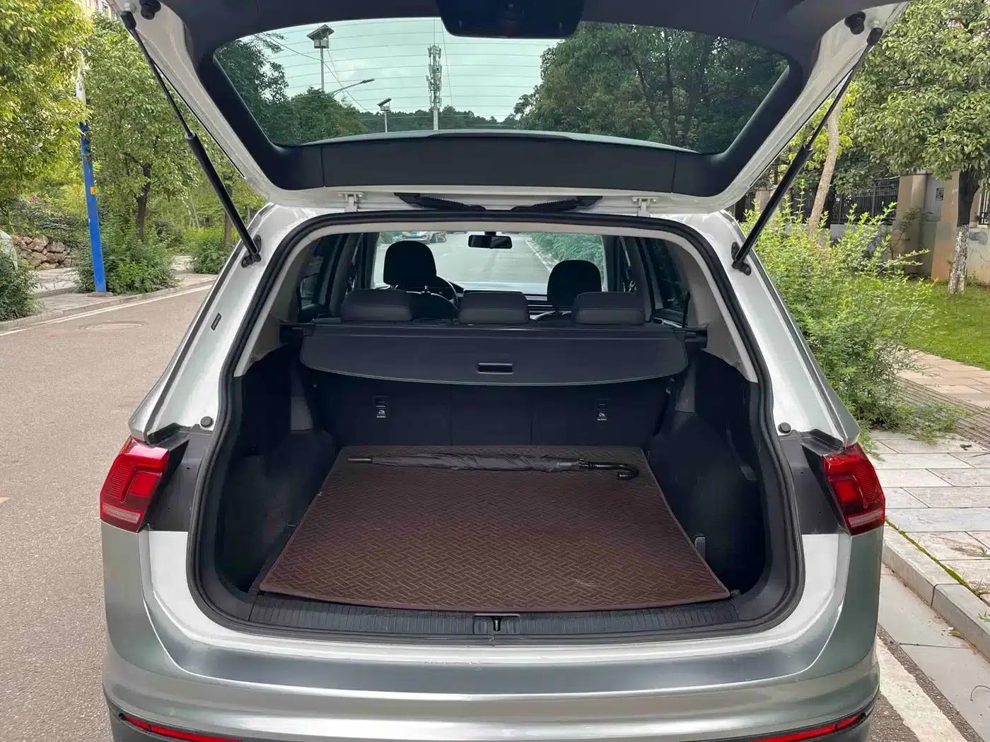 Tiguan L 2022 330TSI Automatic 2WD Comfort Edition — миниатюра 22