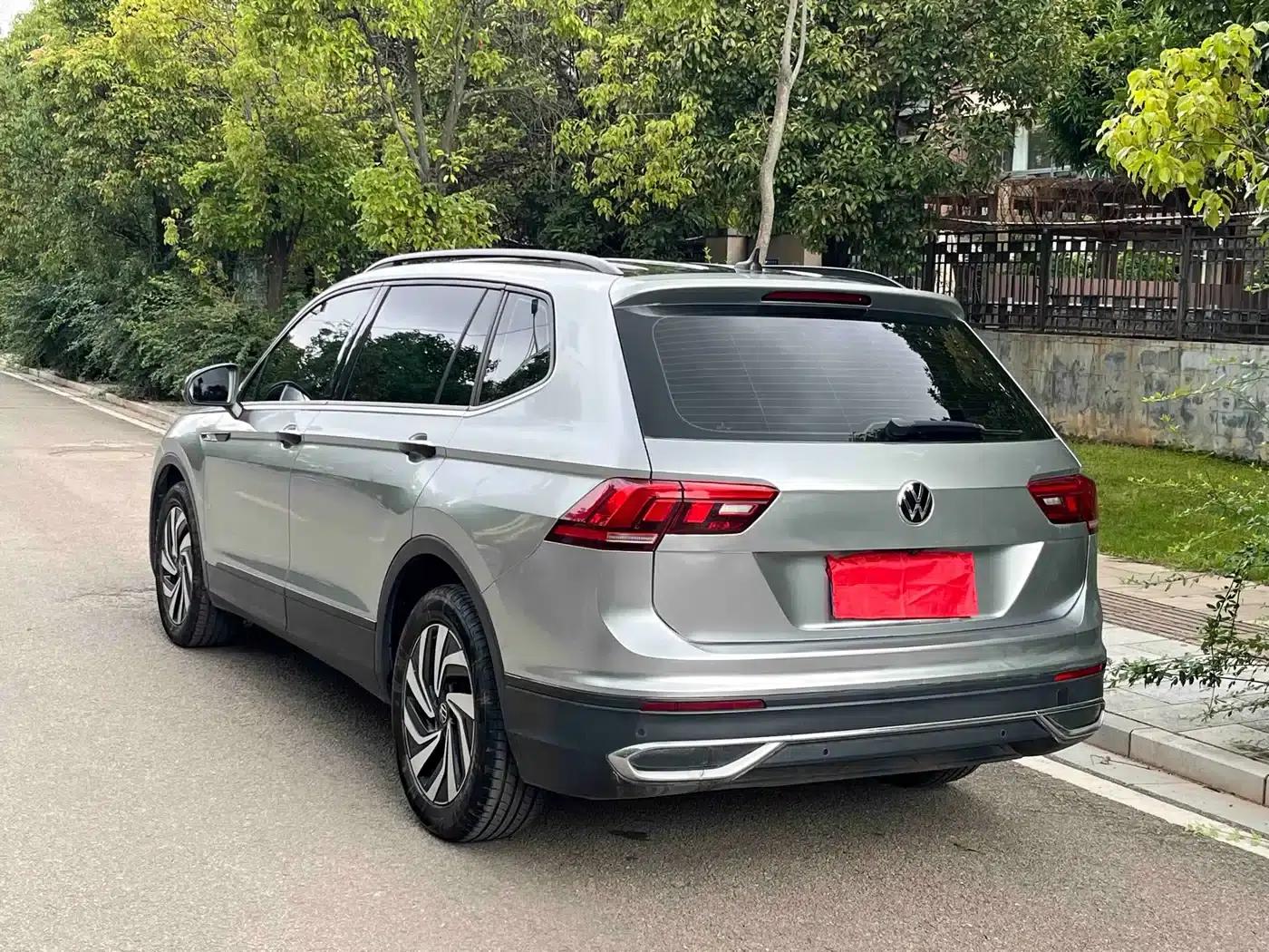 Tiguan L 2022 330TSI Automatic 2WD Comfort Edition — миниатюра 4