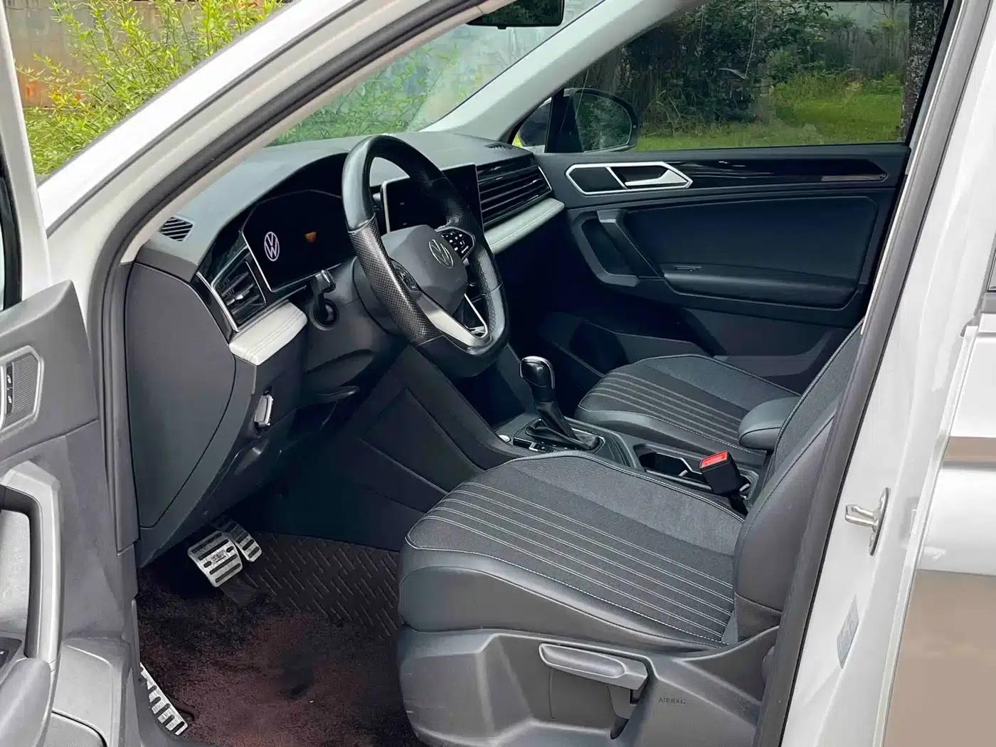 Tiguan L 2022 330TSI Automatic 2WD Comfort Edition — миниатюра 10