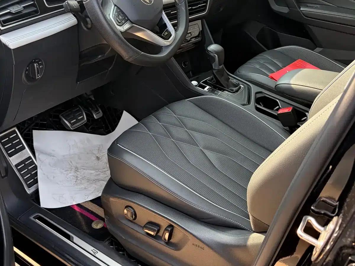Tiguan L 2024 330TSI Automatic 2WD R-Line Premium Edition — миниатюра 12