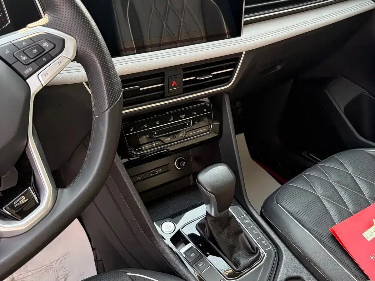 Tiguan L 2024 330TSI Automatic 2WD R-Line Premium Edition — миниатюра 15
