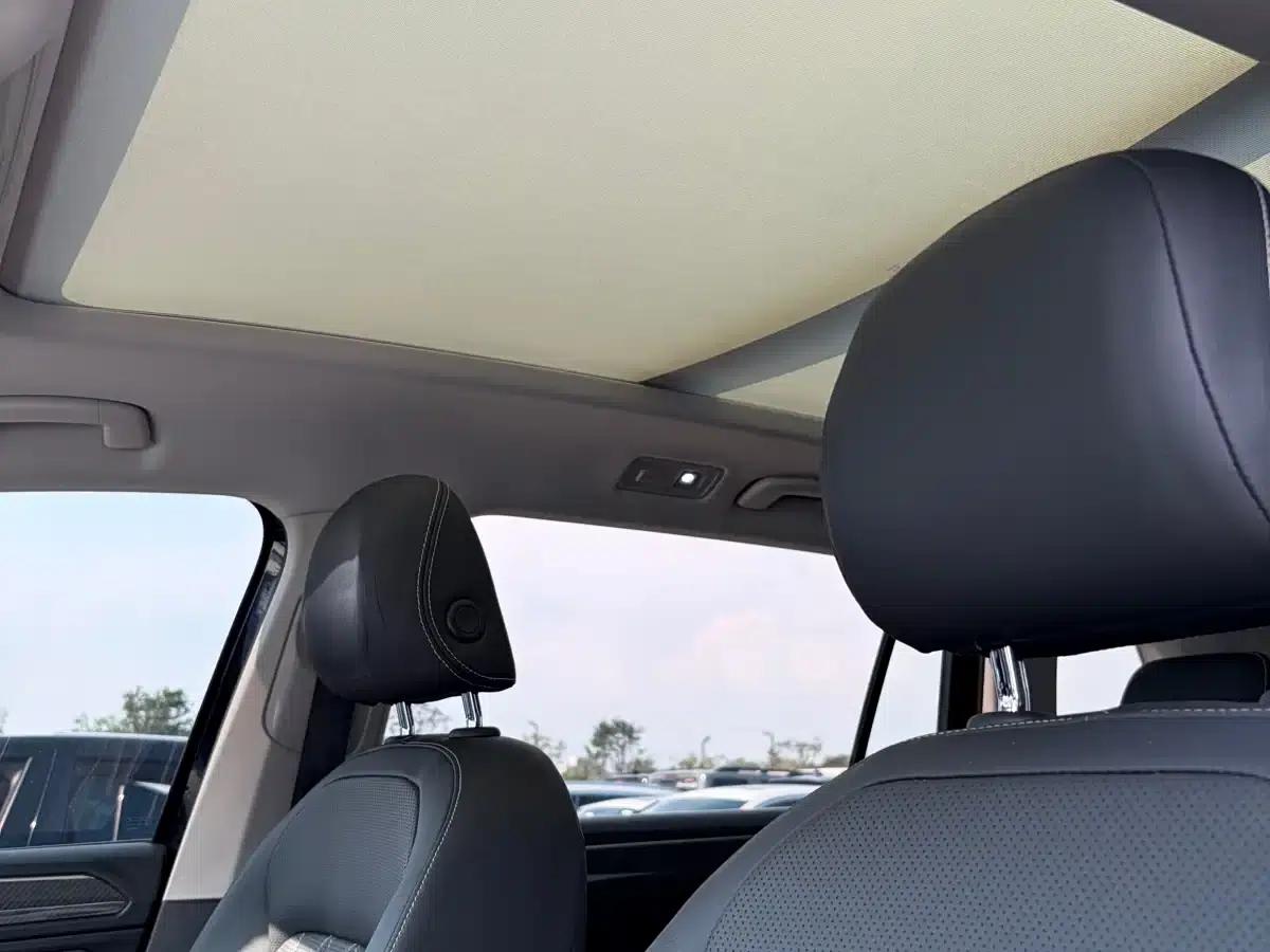Tiguan L 2024 330TSI Automatic 2WD R-Line Premium Edition — миниатюра 16