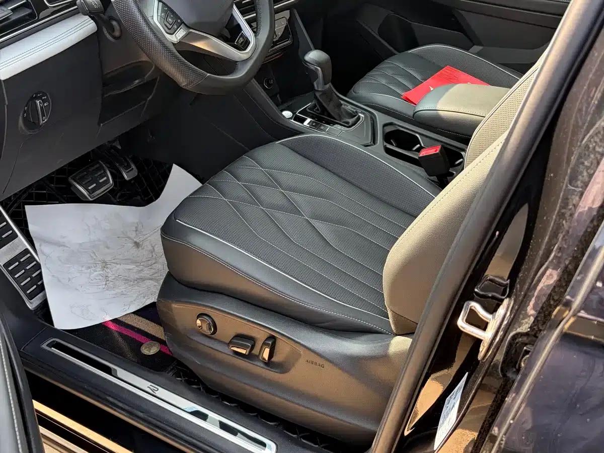 Tiguan L 2024 330TSI Automatic 2WD R-Line Premium Edition — миниатюра 17