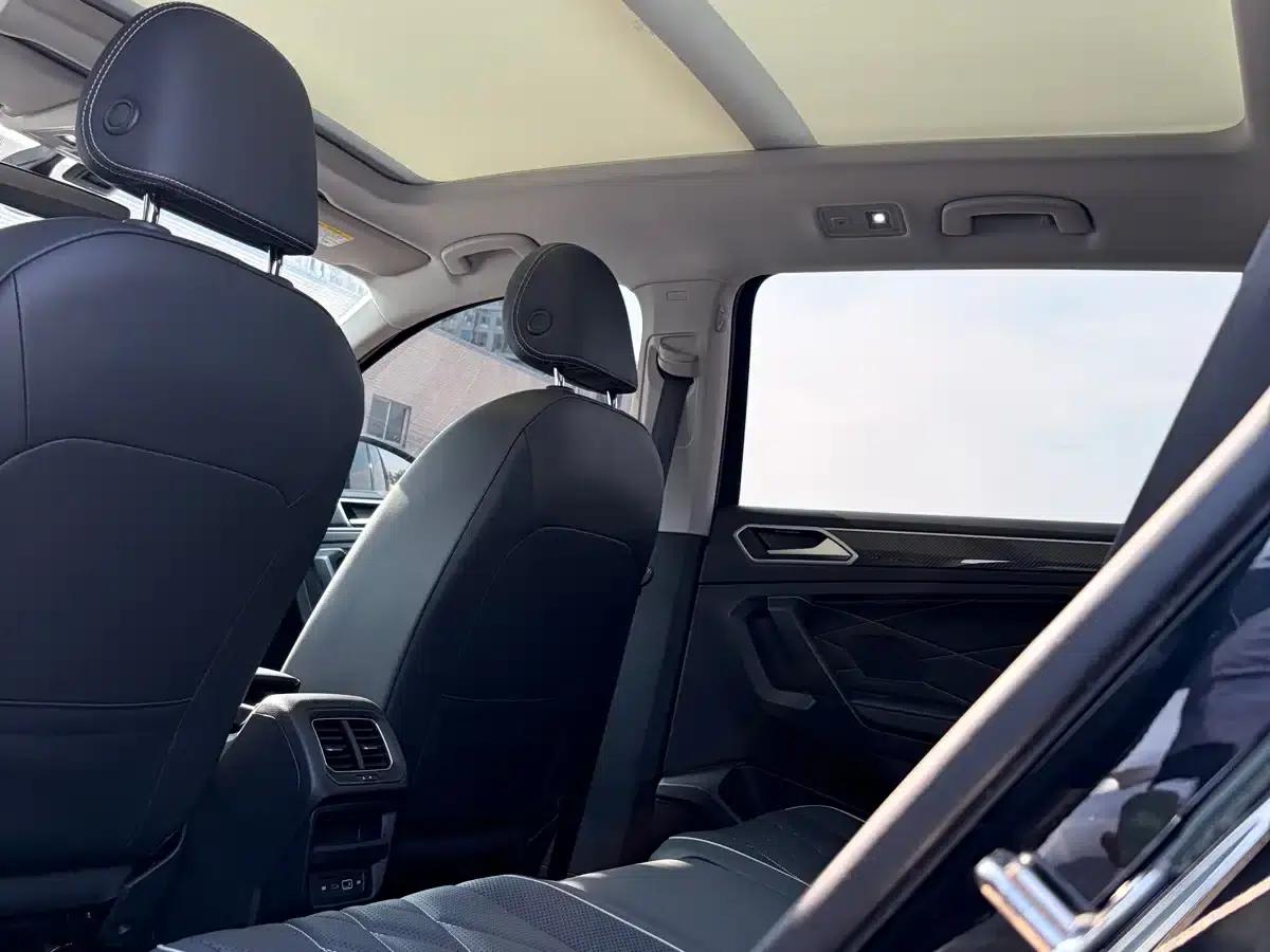 Tiguan L 2024 330TSI Automatic 2WD R-Line Premium Edition — миниатюра 18