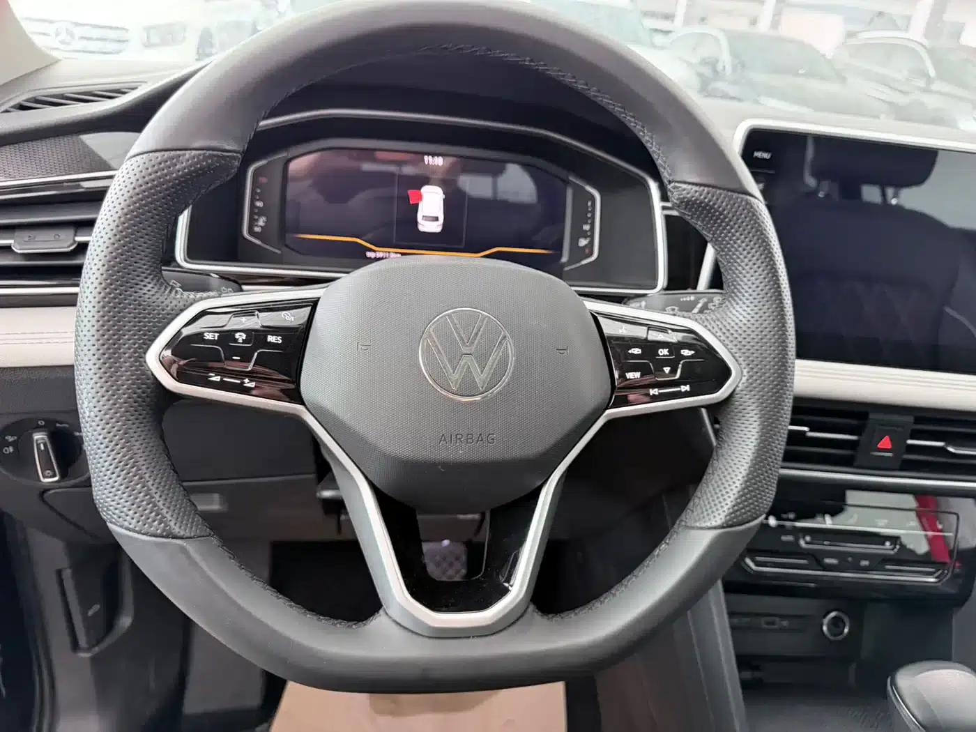 Tiguan L 2023 280TSI Automatic 2WD Trendy Limited Edition — миниатюра 11