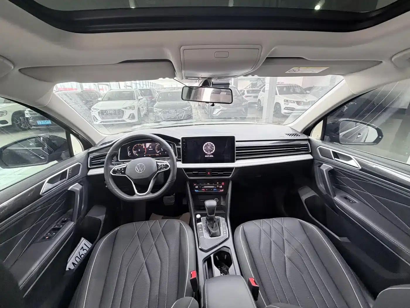 Tiguan L 2023 280TSI Automatic 2WD Trendy Limited Edition — миниатюра 10
