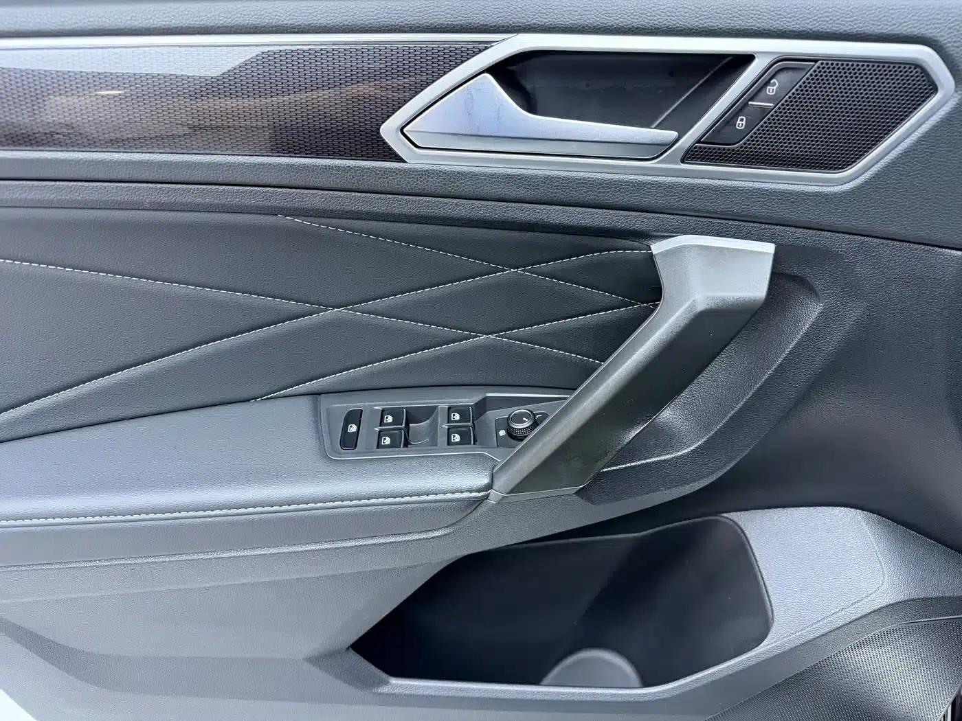 Tiguan L 2023 280TSI Automatic 2WD Trendy Limited Edition — миниатюра 8