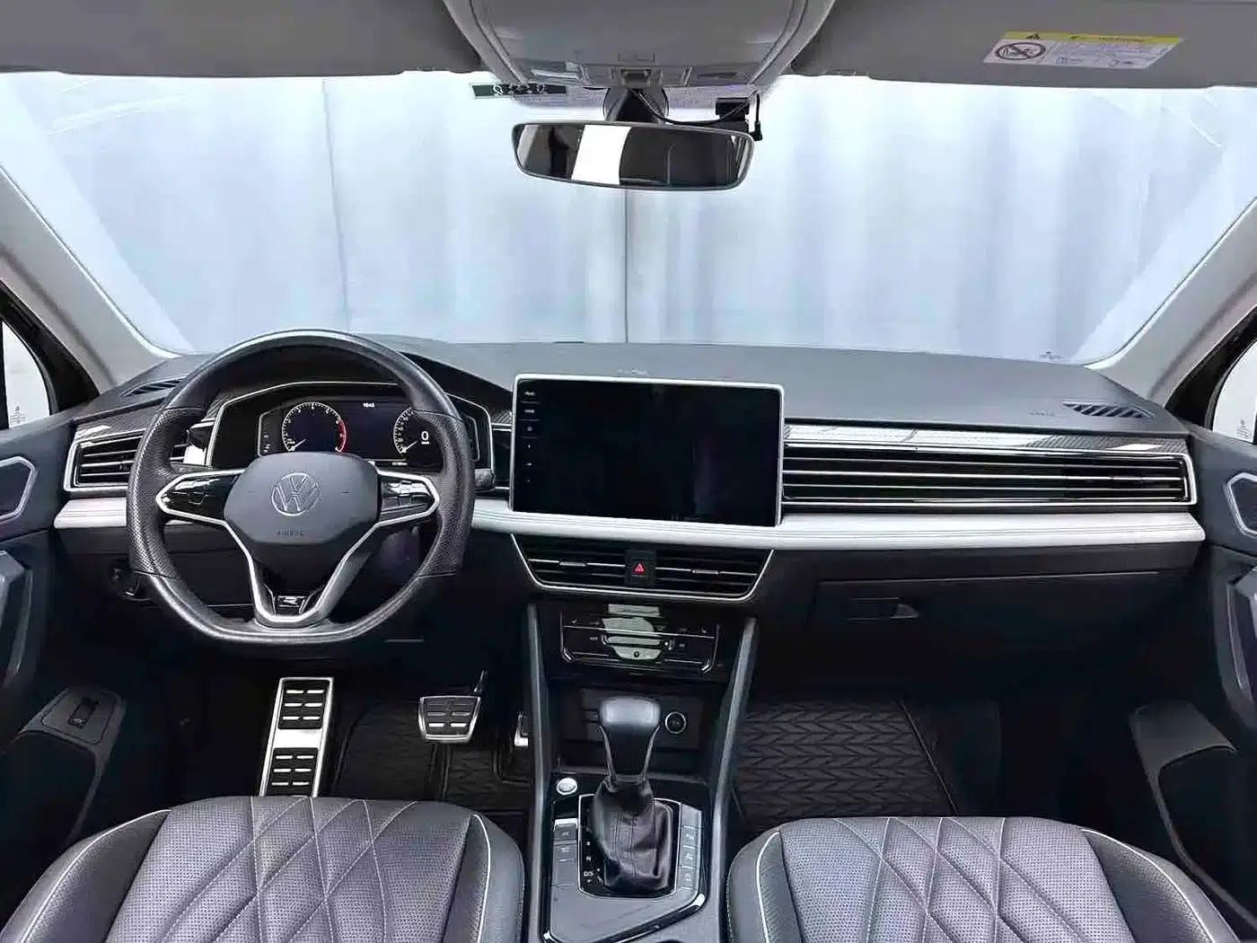 Tiguan L 2022 330TSI Automatic 2WD R-Line Premium Edition — миниатюра 3