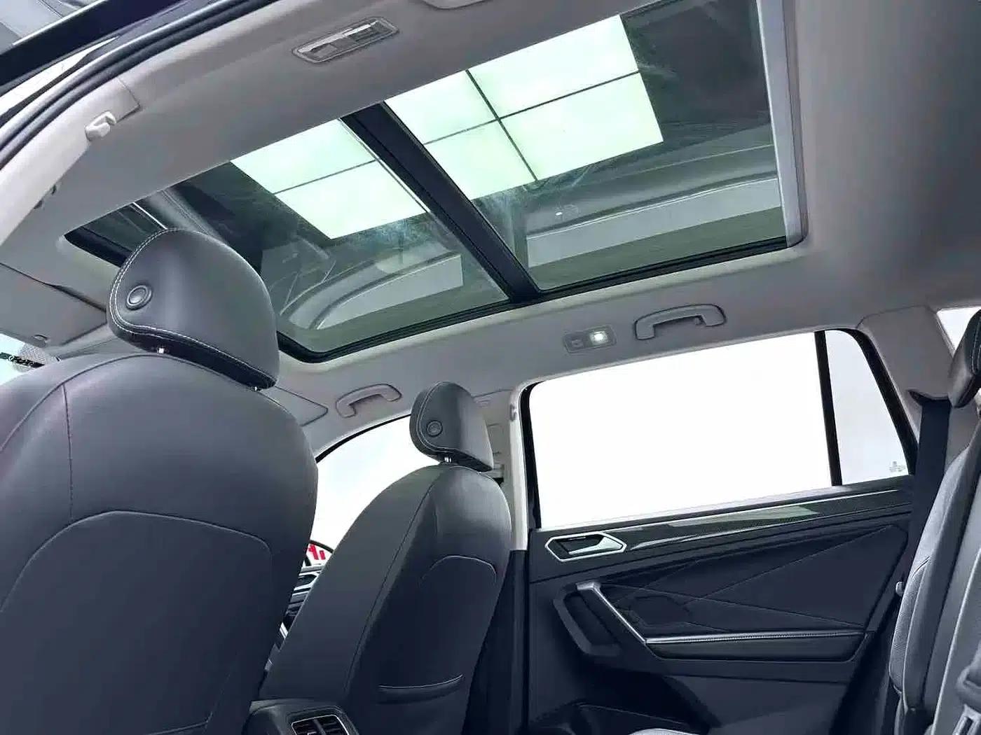 Tiguan L 2022 330TSI Automatic 2WD R-Line Premium Edition — миниатюра 4