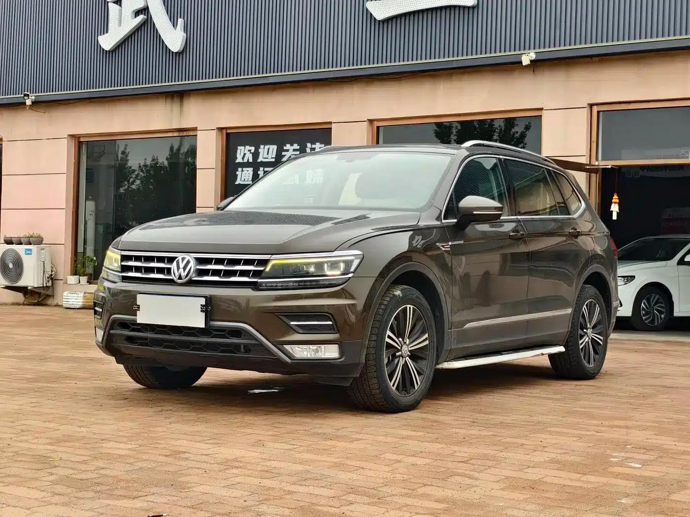 Tiguan L 2017 380TSI Automatic 4WD Luxury Edition — миниатюра 1