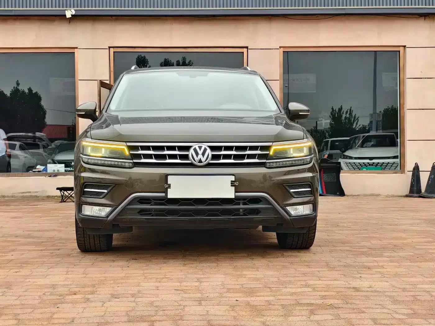 Tiguan L 2017 380TSI Automatic 4WD Luxury Edition — миниатюра 2