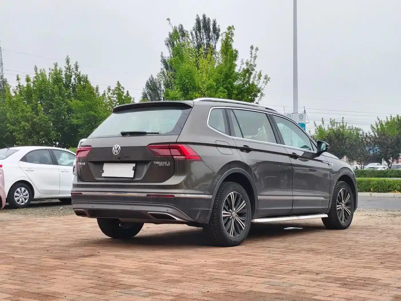 Tiguan L 2017 380TSI Automatic 4WD Luxury Edition — миниатюра 9