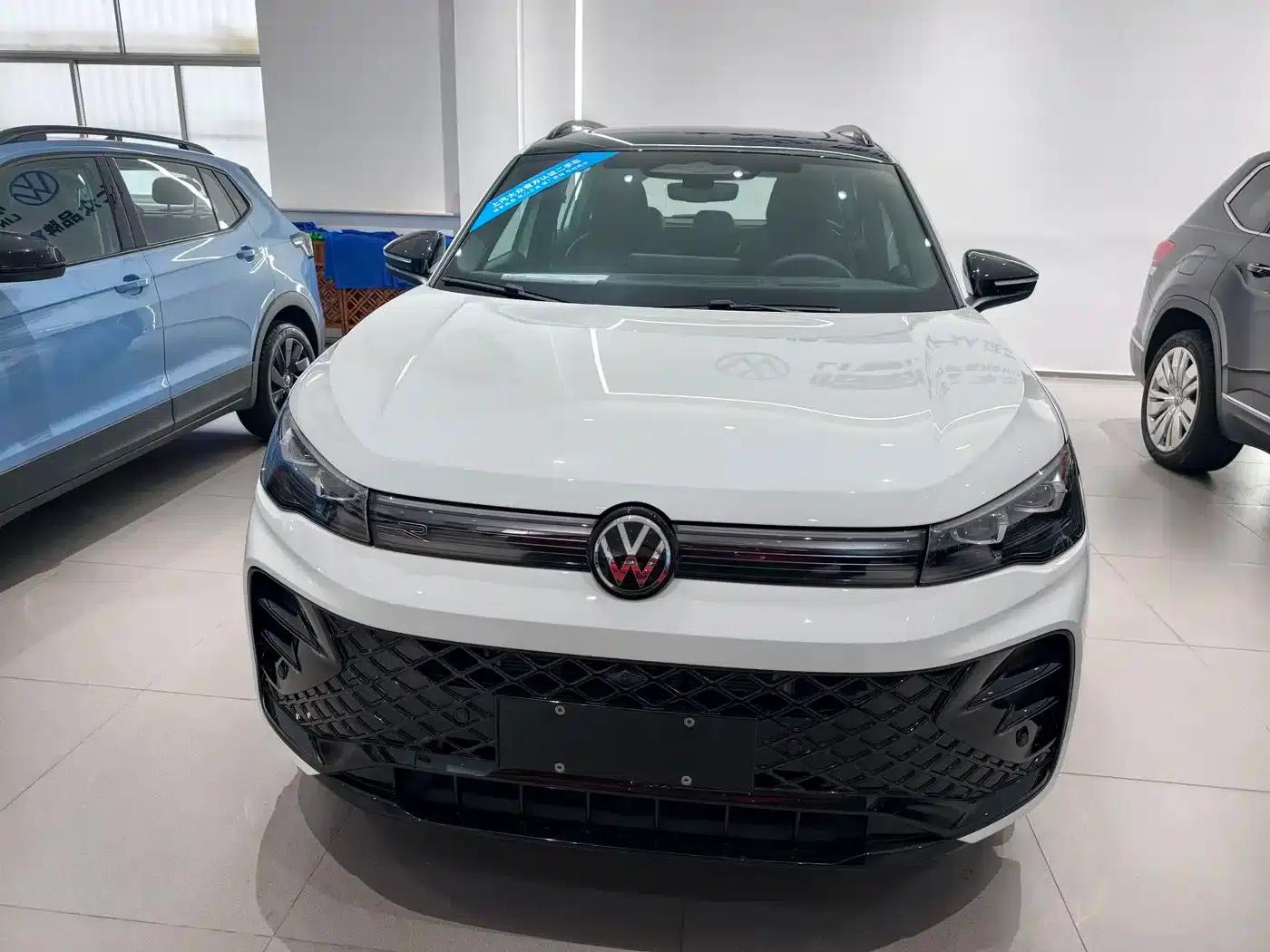Tiguan L 2026 PRO 380TSI AWD R-Line Supreme Edition — миниатюра 3