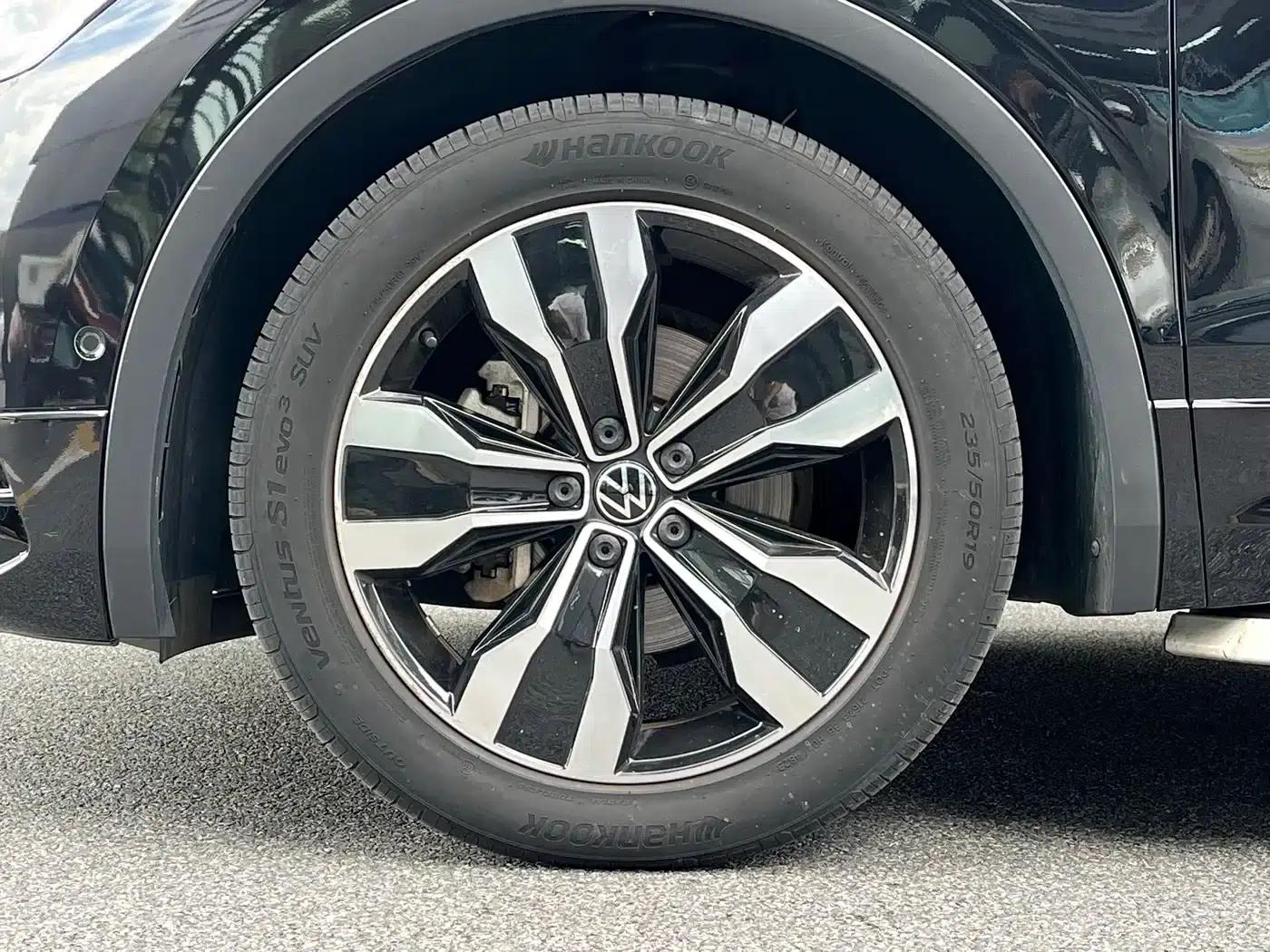 Tiguan L 2024 330TSI Automatic 2WD R-Line Premium Edition — миниатюра 15