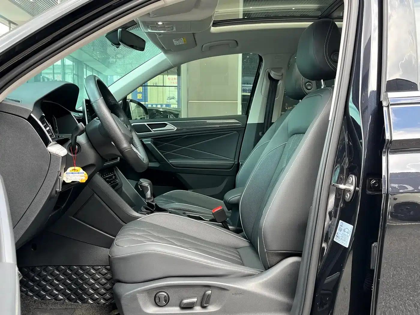 Tiguan L 2024 330TSI Automatic 2WD R-Line Premium Edition — миниатюра 5