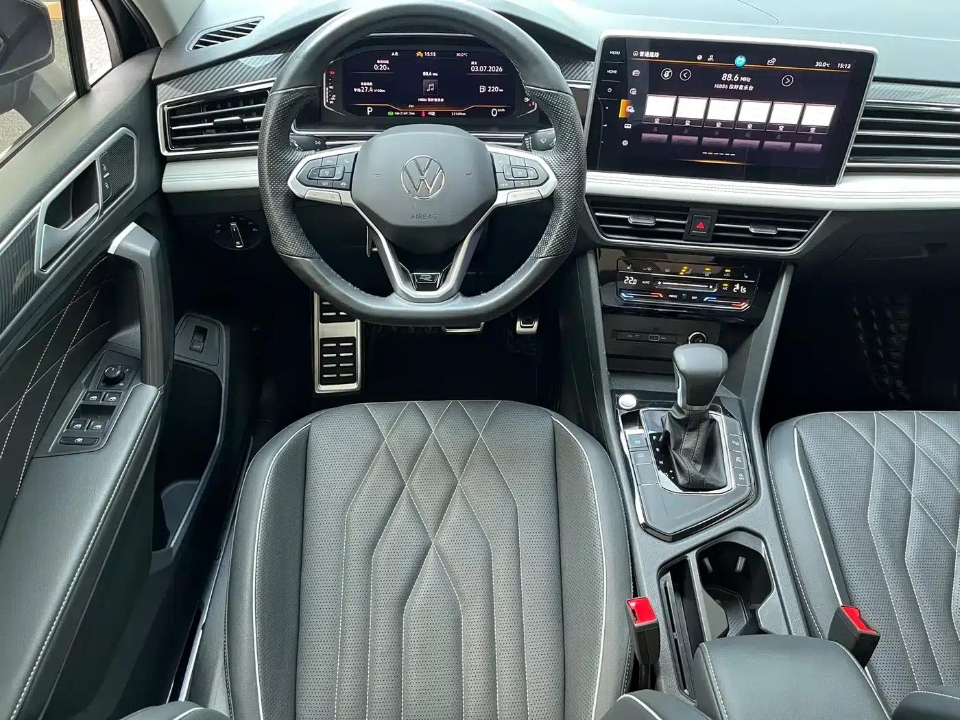 Tiguan L 2024 330TSI Automatic 2WD R-Line Premium Edition — миниатюра 8