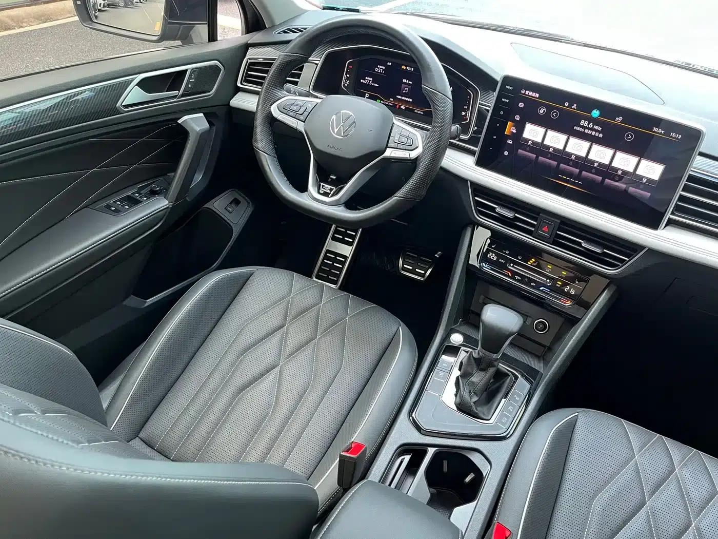 Tiguan L 2024 330TSI Automatic 2WD R-Line Premium Edition — миниатюра 9